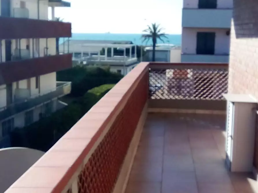 Immagine 7 di Appartamento in vendita  a Carrara