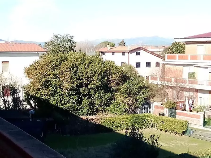 Immagine 3 di Appartamento in vendita  a Carrara