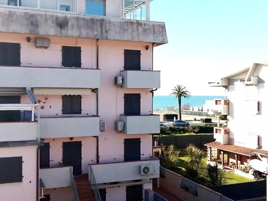 Immagine 13 di Appartamento in vendita  a Carrara