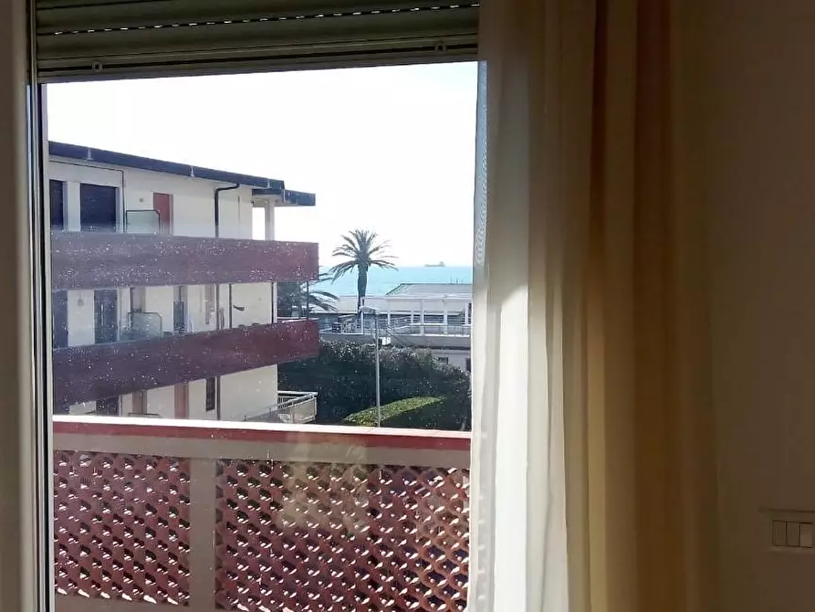 Immagine 11 di Appartamento in vendita  a Carrara