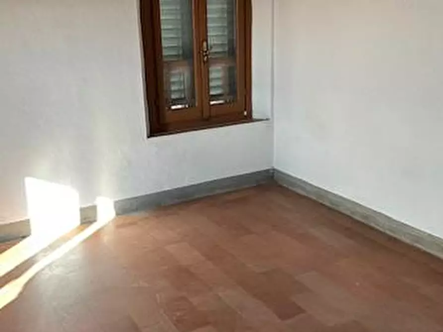 Immagine 14 di Casa colonica in vendita  a Vinci