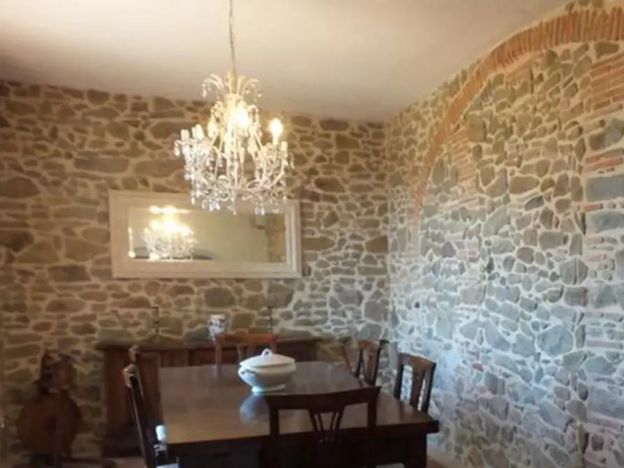 Immagine 24 di Casa colonica in vendita  a Vinci