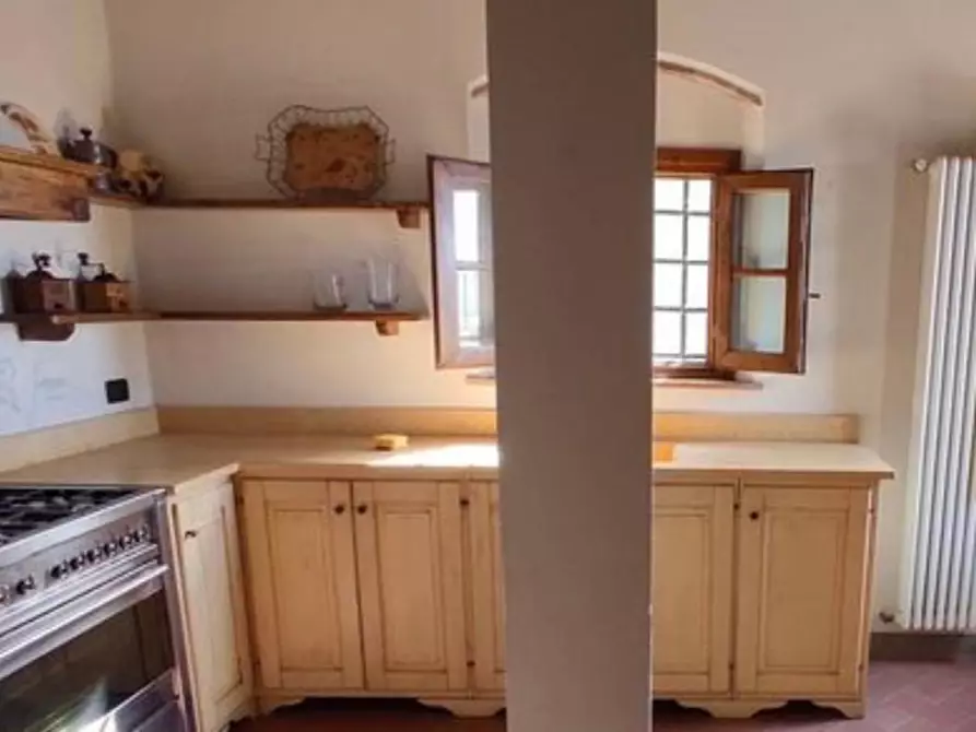 Immagine 29 di Casa colonica in vendita  a Vinci