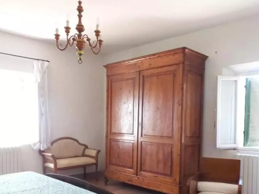 Immagine 28 di Casa colonica in vendita  a Vinci