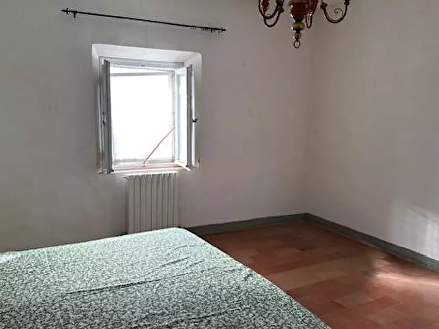 Immagine 10 di Casa colonica in vendita  a Vinci