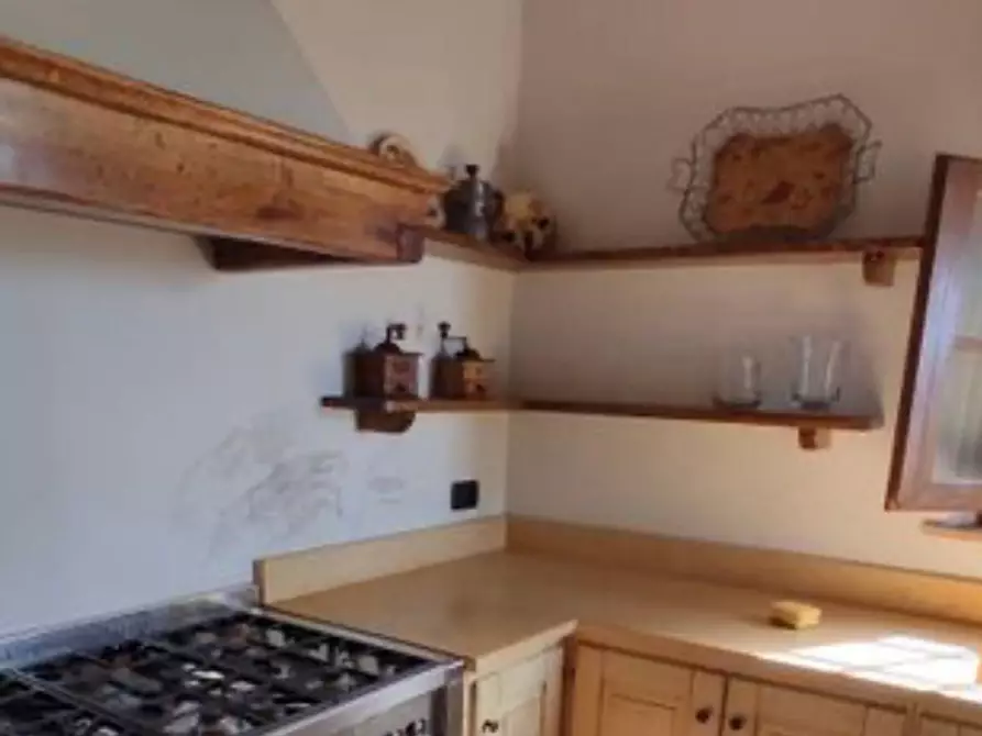 Immagine 30 di Casa colonica in vendita  a Vinci