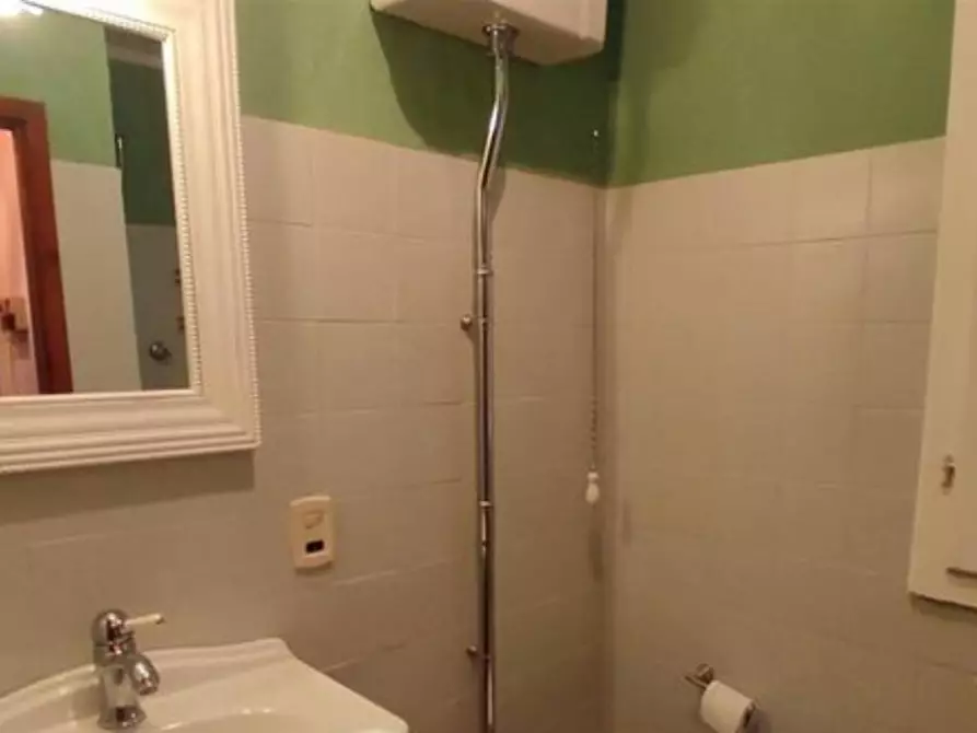 Immagine 31 di Casa colonica in vendita  a Vinci