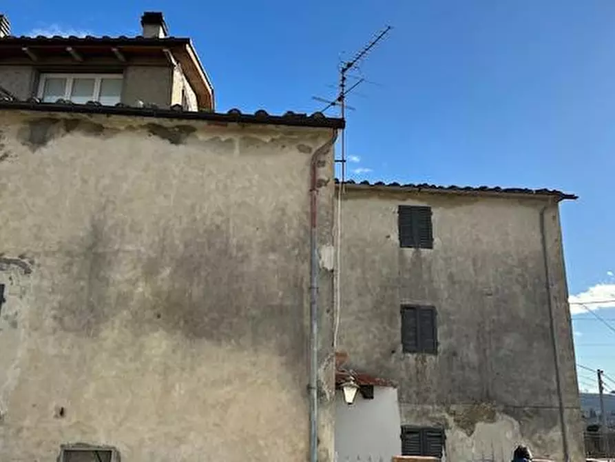 Immagine 23 di Casa colonica in vendita  a Vinci