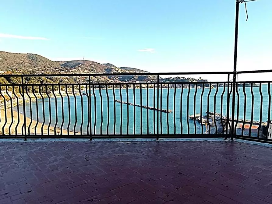 Immagine 1 di Appartamento in vendita  a Lerici