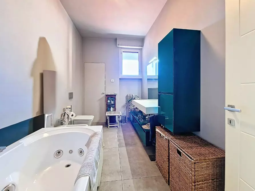 Immagine 11 di Appartamento in vendita  a Pisa