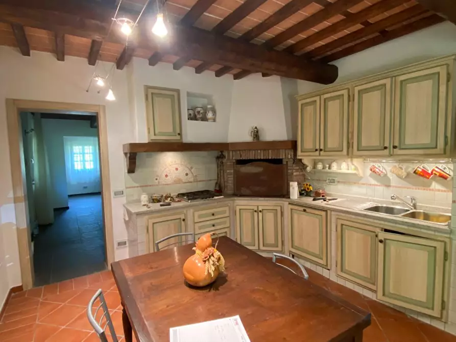 Immagine 2 di Rustico / casale in vendita  a Massarosa