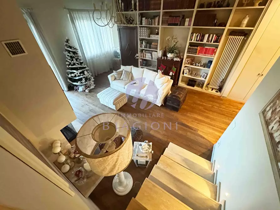 Immagine 31 di Casa bifamiliare in vendita  a Pietrasanta
