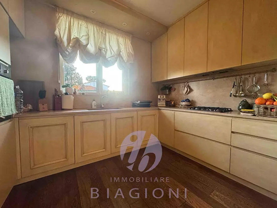 Immagine 20 di Casa bifamiliare in vendita  a Pietrasanta