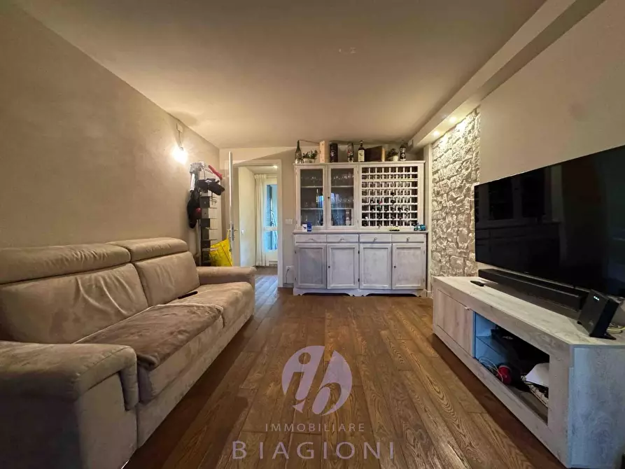 Immagine 38 di Casa bifamiliare in vendita  a Pietrasanta