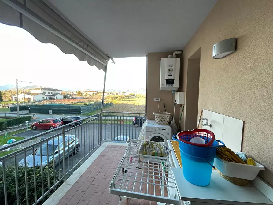 Immagine 20 di Appartamento in vendita  a Lucca