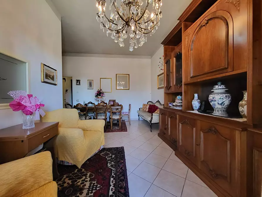 Immagine 16 di Appartamento in vendita  a Cascina