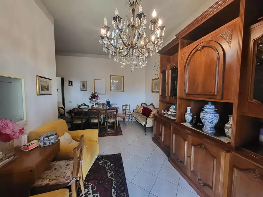 Immagine 10 di Appartamento in vendita  a Cascina