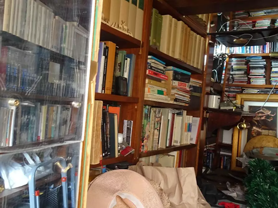 Immagine 31 di Mansarda in vendita  a Cascina