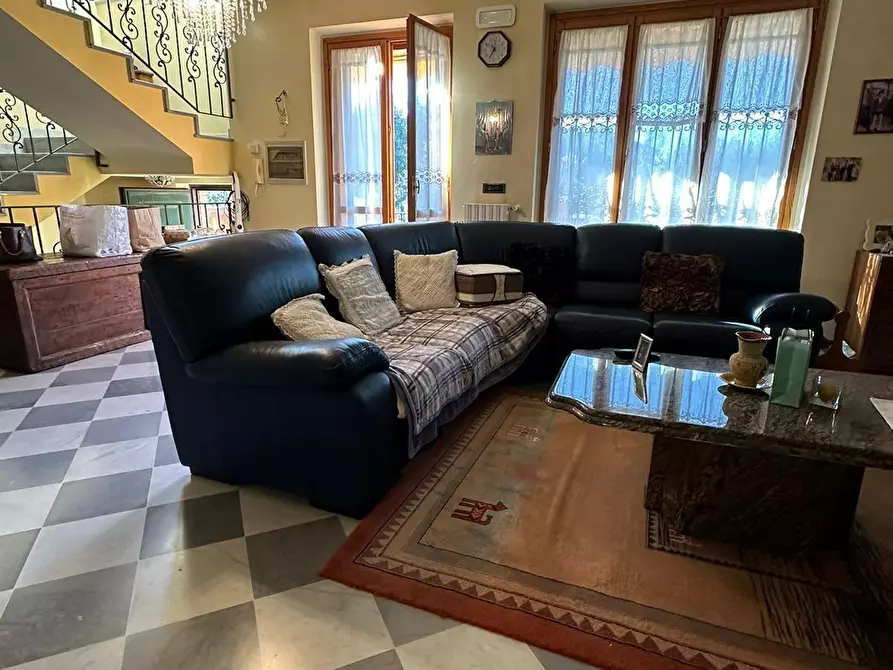 Immagine 11 di Casa bifamiliare in vendita  a Massa