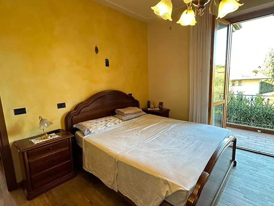 Immagine 21 di Casa bifamiliare in vendita  a Massa