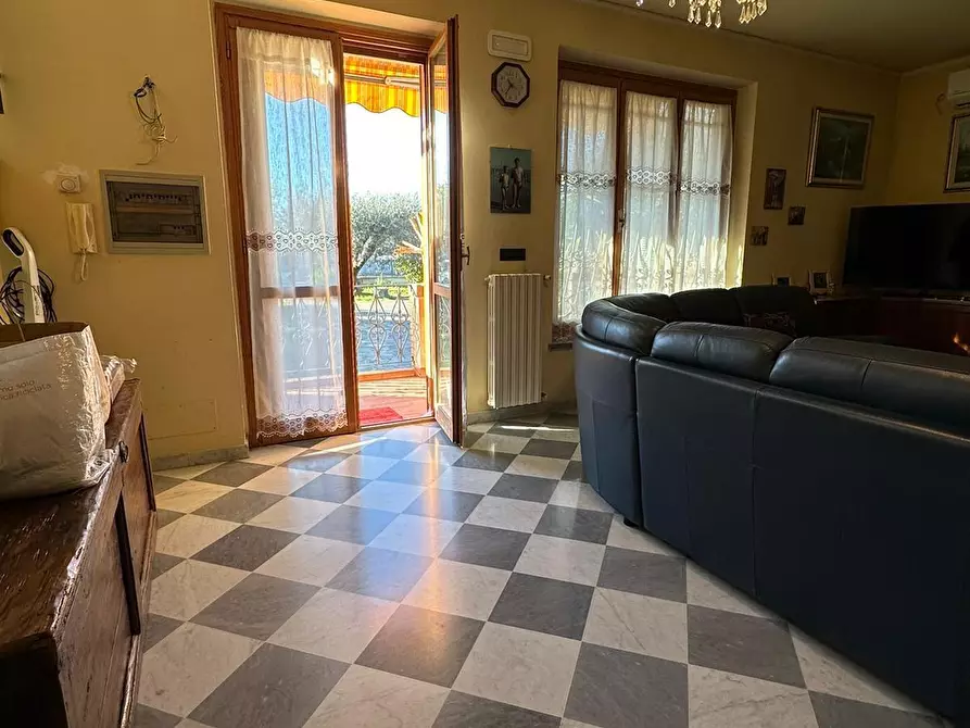 Immagine 9 di Casa bifamiliare in vendita  a Massa