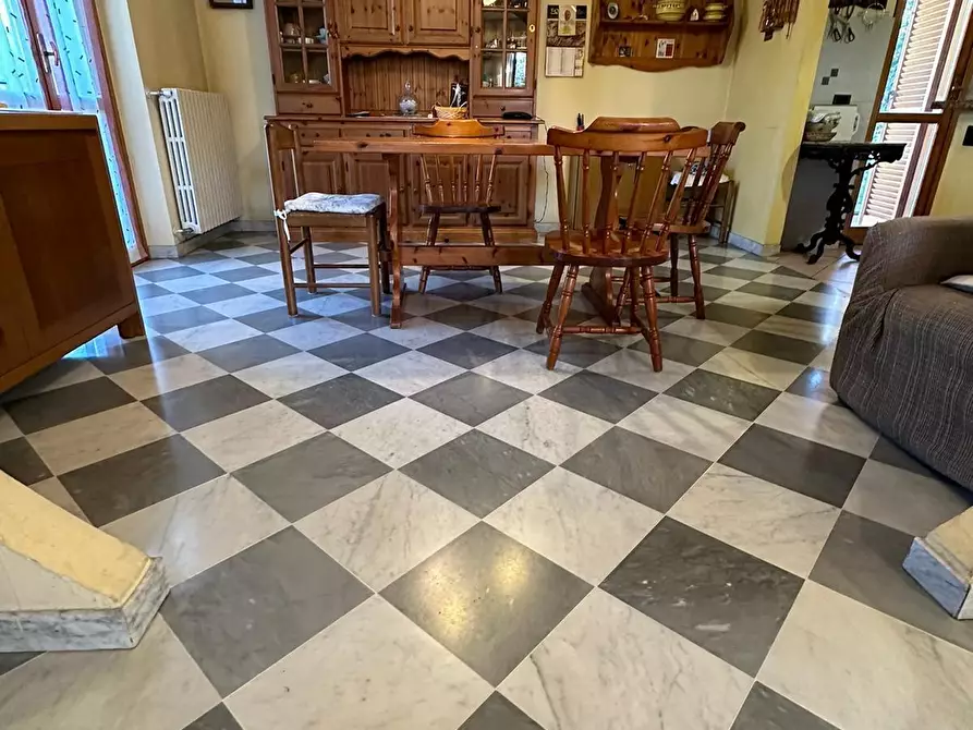 Immagine 10 di Casa bifamiliare in vendita  a Massa