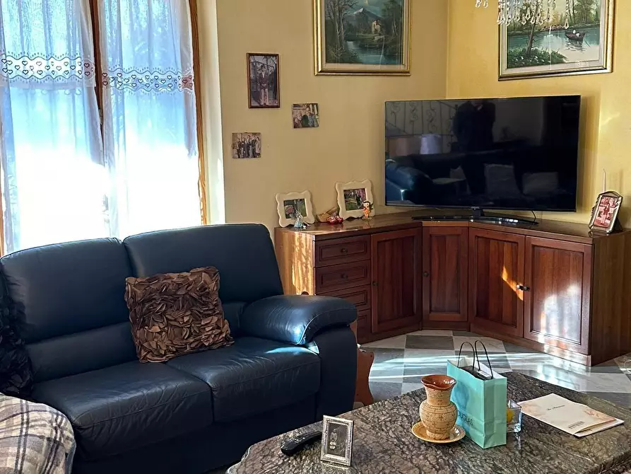 Immagine 12 di Casa bifamiliare in vendita  a Massa