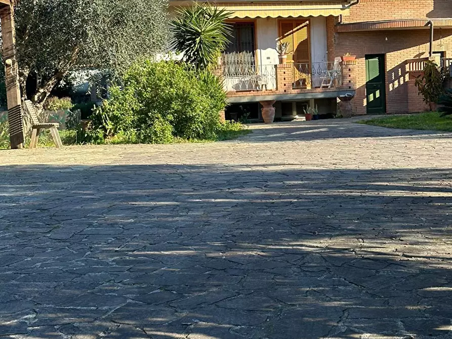 Immagine 2 di Casa bifamiliare in vendita  a Massa