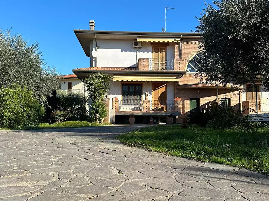 Immagine 3 di Casa bifamiliare in vendita  a Massa