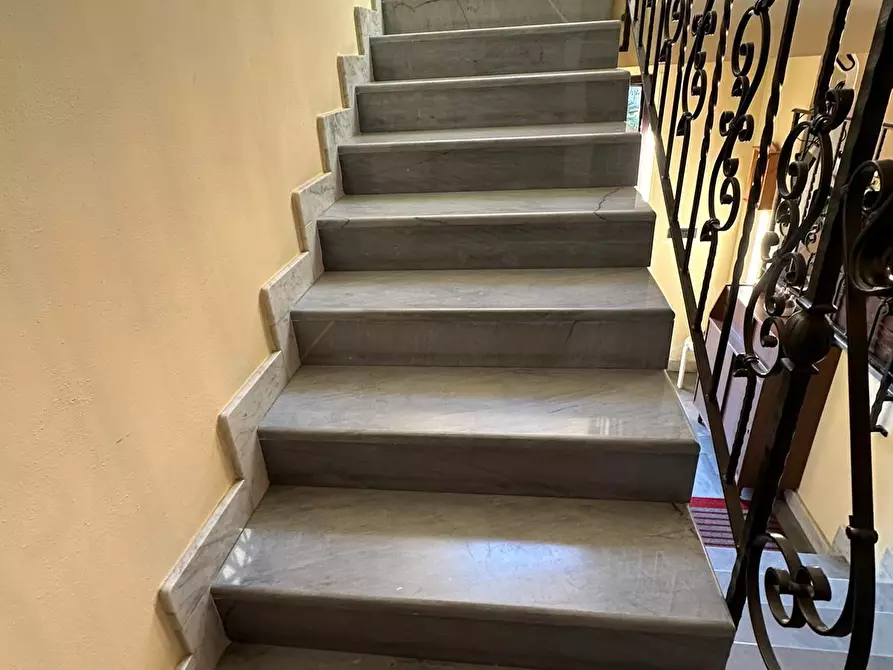 Immagine 17 di Casa bifamiliare in vendita  a Massa