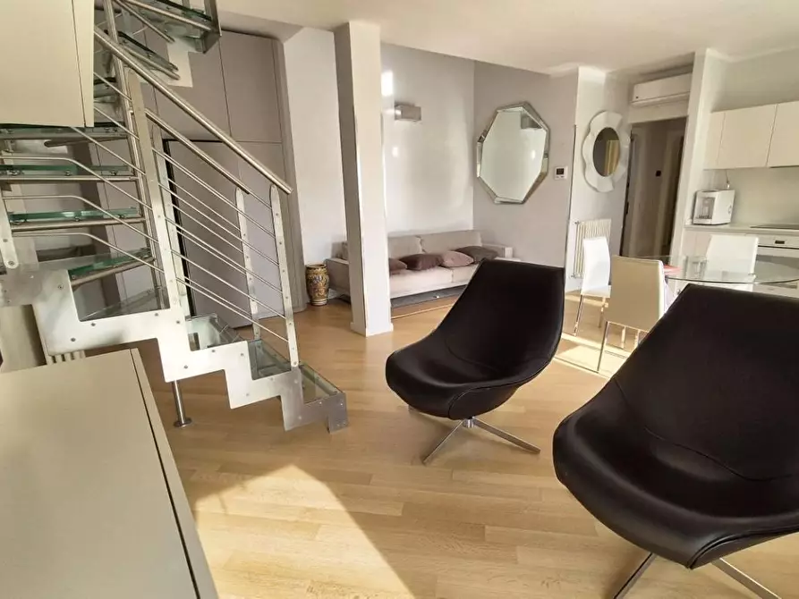 Immagine 14 di Mansarda in vendita  a Viareggio