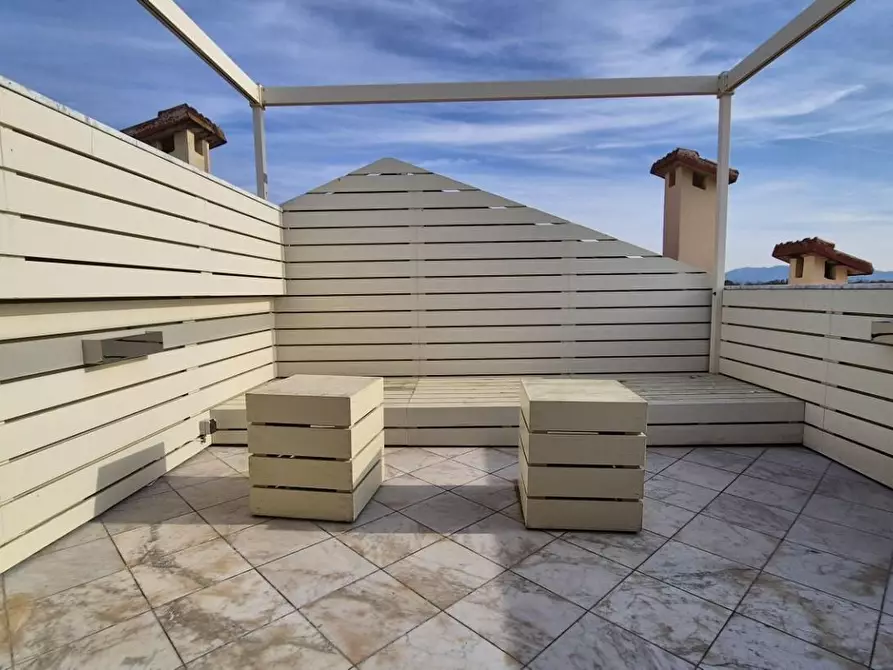 Immagine 64 di Mansarda in vendita  a Viareggio