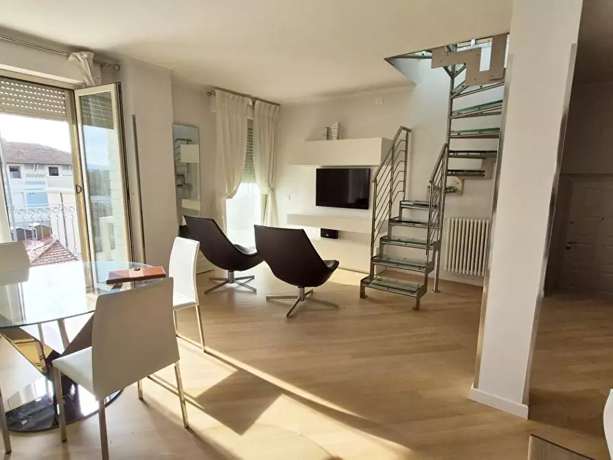 Immagine 6 di Mansarda in vendita  a Viareggio