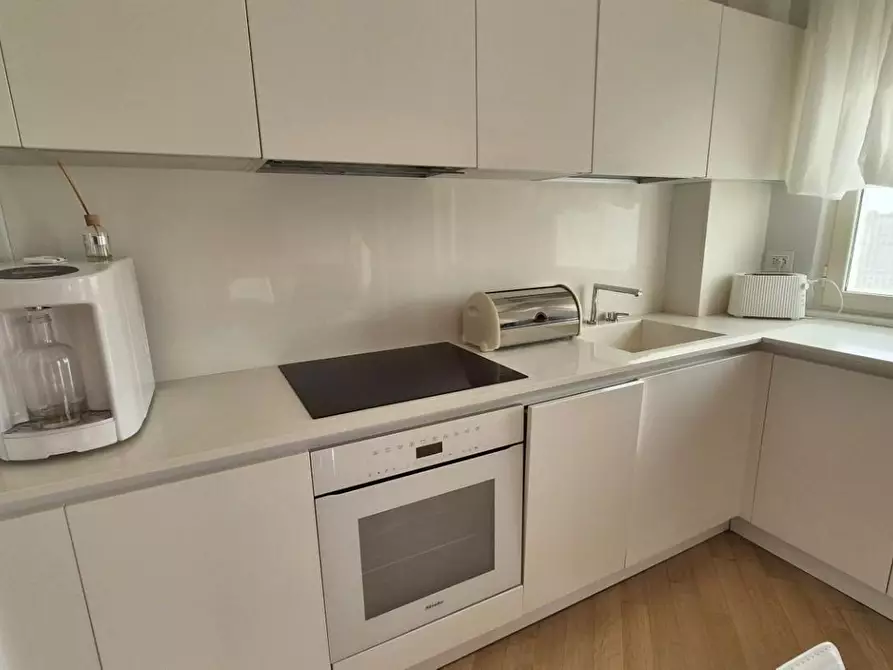 Immagine 20 di Mansarda in vendita  a Viareggio