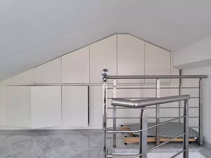 Immagine 59 di Mansarda in vendita  a Viareggio