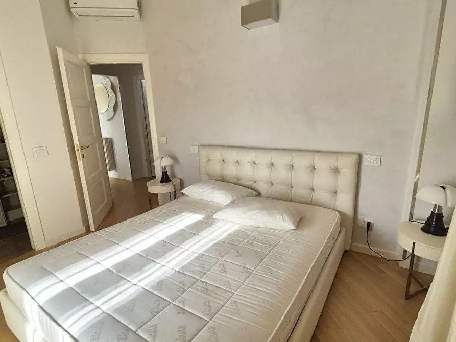 Immagine 34 di Mansarda in vendita  a Viareggio