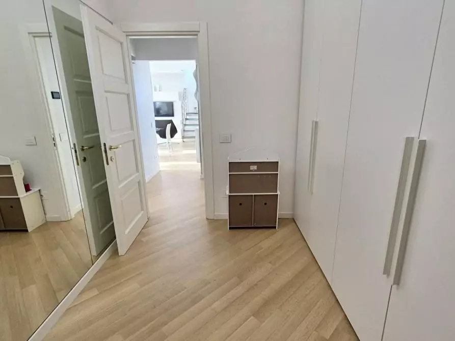 Immagine 45 di Mansarda in vendita  a Viareggio