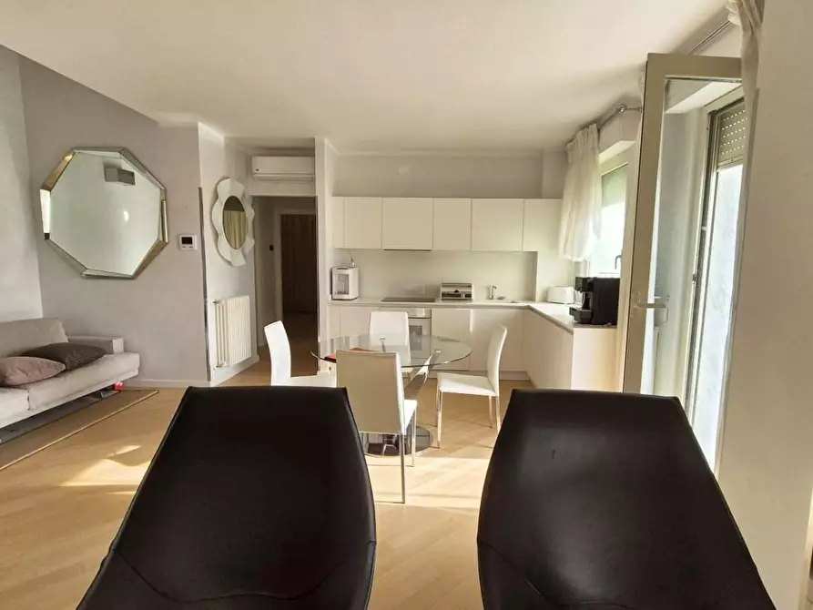 Immagine 12 di Mansarda in vendita  a Viareggio