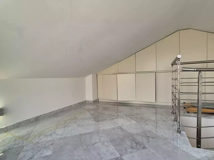 Immagine 61 di Mansarda in vendita  a Viareggio