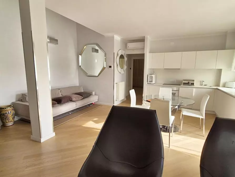 Immagine 13 di Mansarda in vendita  a Viareggio