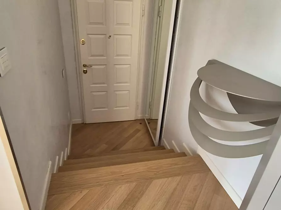 Immagine 71 di Mansarda in vendita  a Viareggio