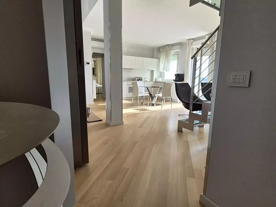 Immagine 2 di Mansarda in vendita  a Viareggio