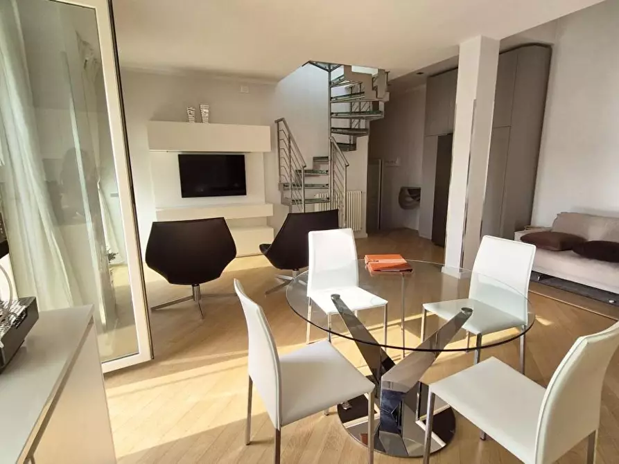 Immagine 9 di Mansarda in vendita  a Viareggio