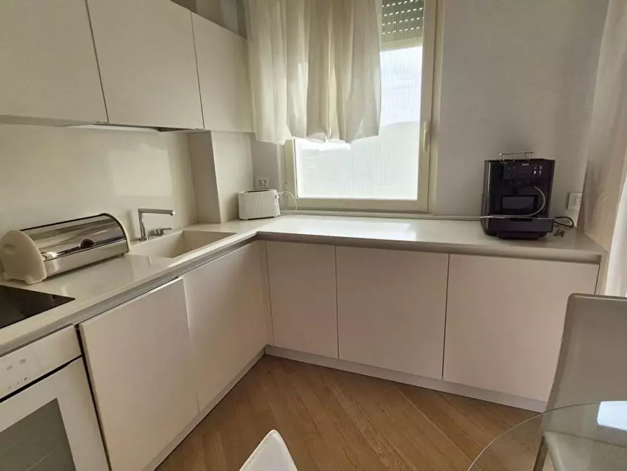 Immagine 21 di Mansarda in vendita  a Viareggio