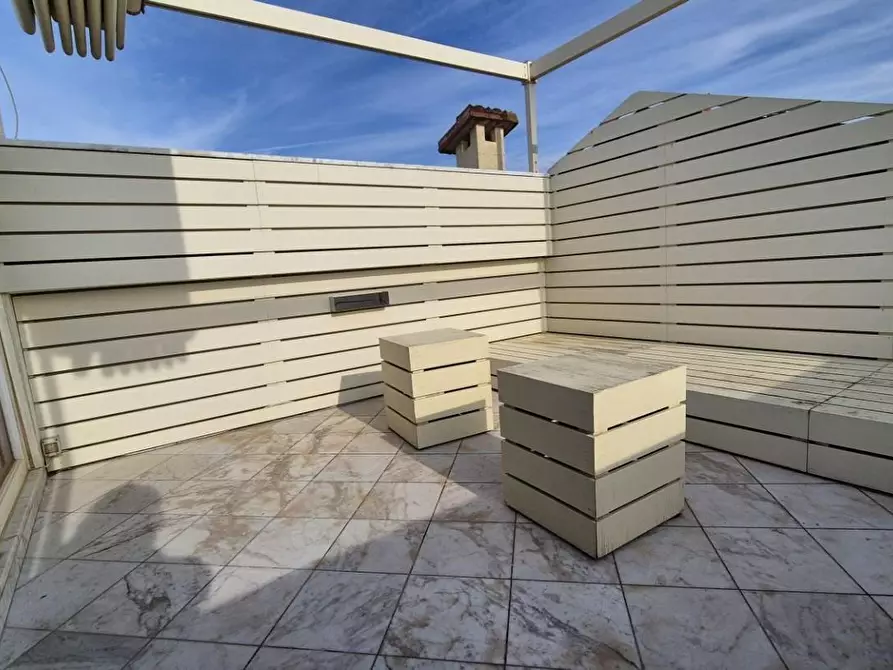 Immagine 65 di Mansarda in vendita  a Viareggio