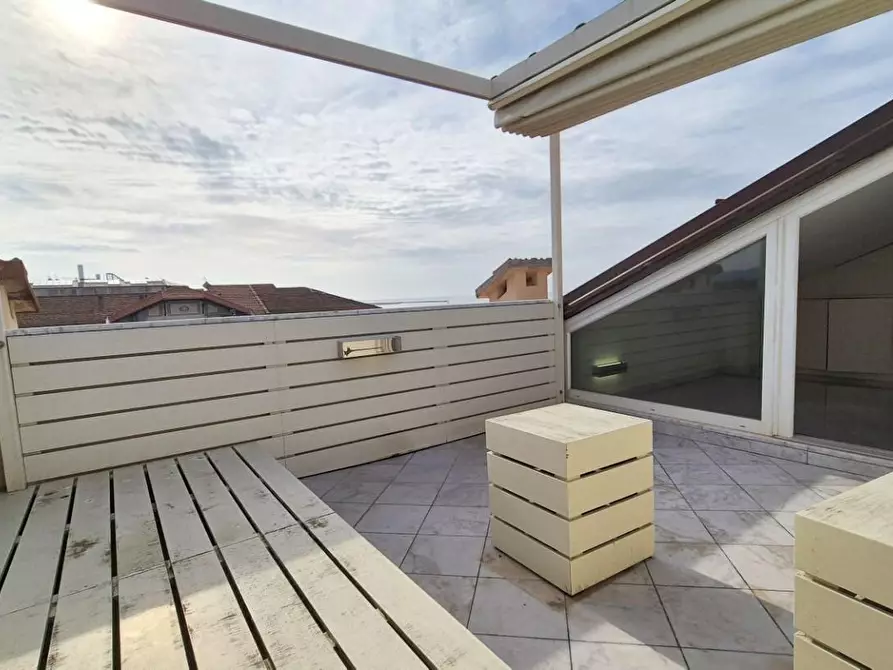 Immagine 67 di Mansarda in vendita  a Viareggio