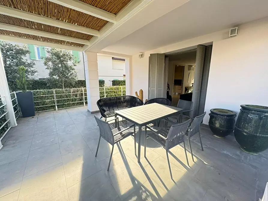 Immagine 3 di Villa in affitto  a Forte Dei Marmi