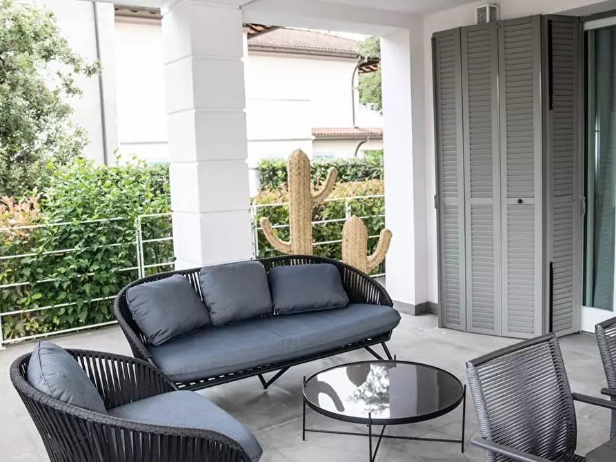 Immagine 2 di Villa in affitto  a Forte Dei Marmi