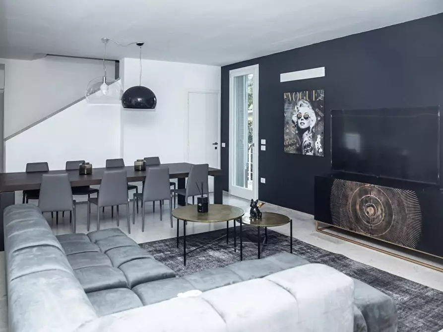 Immagine 6 di Villa in affitto  a Forte Dei Marmi