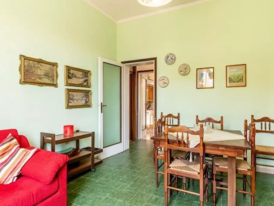 Immagine 5 di Villa in vendita  a Carrara